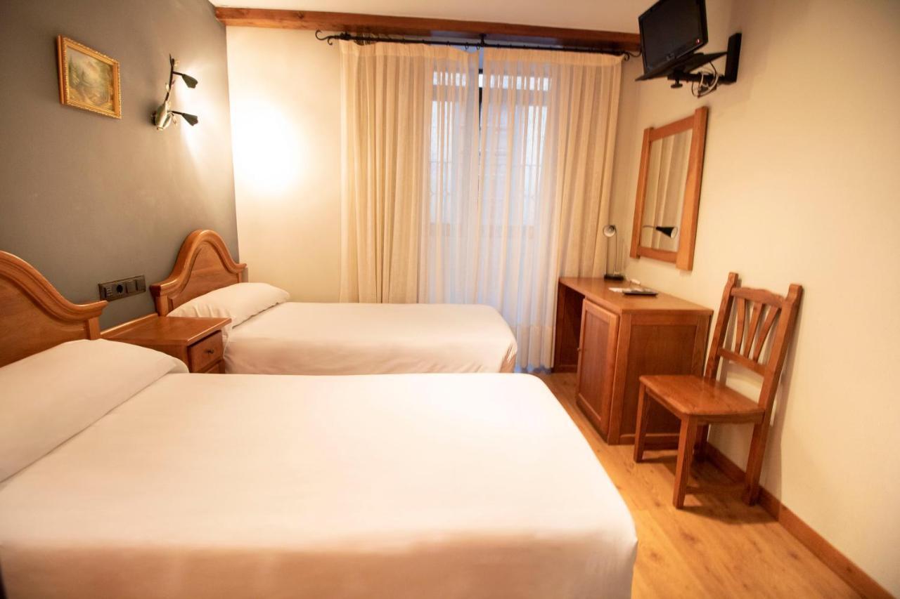 Alda Casco Antiguo Hotel Leon Bagian luar foto